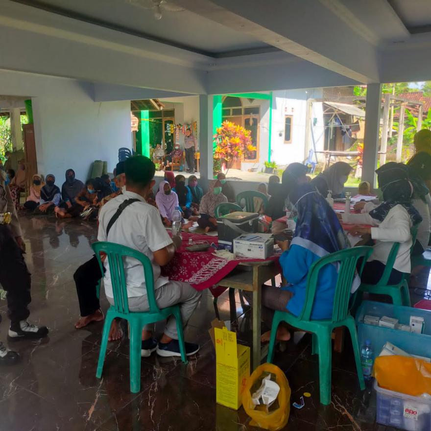 Mpok Sarti Dan Vaksinasi Covid-19 Di Ngulakan